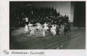 Auftritt des sowjetischen "Alexandrow-Ensembles" in Berlin
