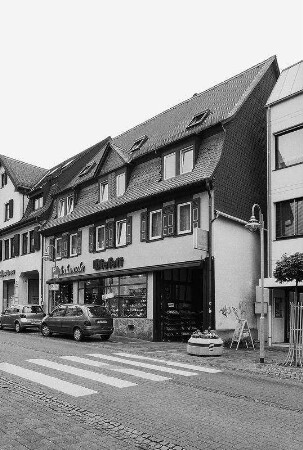 Wohnhaus; Friedrichsdorf, Hugenottenstraße 79