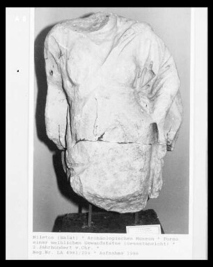 Torso einer weiblichen Gewandstatue