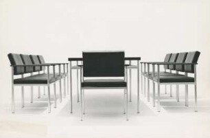 Tisch "Mod. 31 / 71" und Sessel "Mod. 1 / 14" von Ernst Moeckl