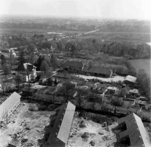 Firma Schleswag [Stromversorgung] (Hagener Allee 70): Luftbild des Betriebs: im Vordergrund Neubaugebiet Hagenau, im Hintergrund Hagener Allee
