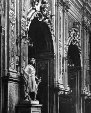 Statue des Konradin von Hohenstaufen : Statue des Konradin von Hohenstaufen. Marmor (1836/1847; P. Schöpf nach B. Thorvaldsen) Neapel, Santa Maria del Carmine