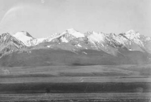 Panorama der Kok-su-Yuldus Kette : Panorama der Koksu-Yuldus Kette. Im Vordergrund Hügel