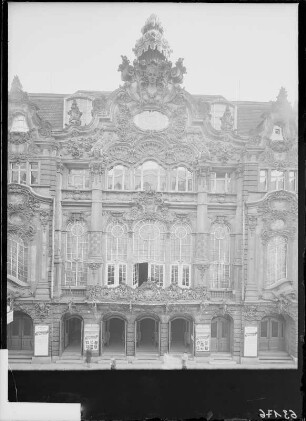 Dresden-Altstadt, Waisenhausstraße 6. Central-Theater (1897-1898; W. Lossow, H. Viehweger). Straßenfront (Teilansicht)
