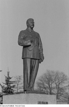 Statue Stalins