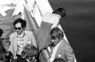 26. Tagung 1976 Physiker; Aufbruch zur Mainau: von oben Brian D. Josephson, Ivar Giaever