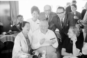 15. Tagung 1965 Physiker; Maikäferrede: ?, M. Heinlein, Werner Forßmann, Baron Dées de Sterio, Frau Forßmann,