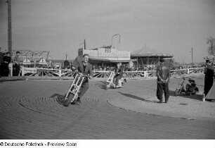 Motorradfahren auf dem Rummel