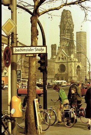 Berlin: Gedächtniskirche; Ku-Damm Ecke Joachimstaler Straße