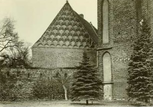 Mühlberg, Ehemaliges Zisterzienserkloster : Mühlberg. Ehemaliges Zisterzienserkloster Güldenstern. Giebel der Abtei und Reste des Klosterganges