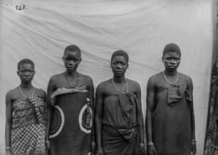 Frauen der Yao (Deutsch-Ostafrikaexpedition 1906-1907)