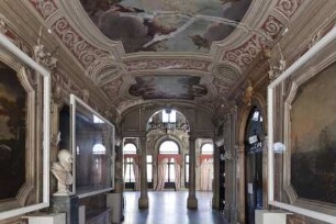 Palazzo Zenobio ai Carmini — Portego
