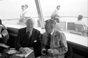 31. Tagung 1981 (29.6.-3.7.) Mediziner; Gruppen bei der Maikäferrede: Linus C. Pauling, ?