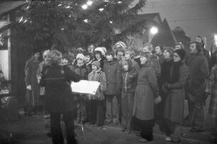 Auftritt von Kindern und Jugendlichen der Musikschule Dürr aus Hagsfeld auf dem Karlsruher Weihnachtsmarkt
