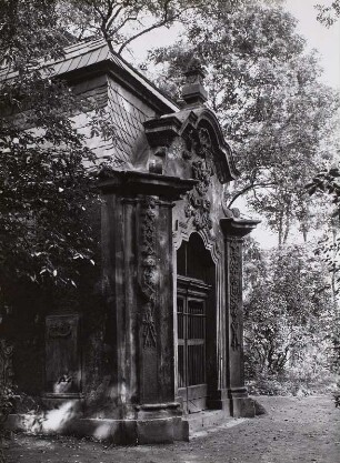 Leipzig. Gruft auf dem Alten Johannisfriedhof