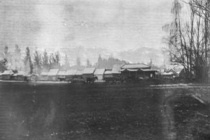 Pferdewagen vor Siedlung : Pferdewagen vor einer zentralasiatischen Siedlung, vermutlich in der Nähe der Stadt Almaty aufgenommen