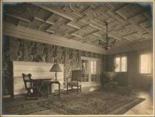 Landhaus Dr. Petz, Berlin-Nikolassee: Innenaufnahme Wohnsalon mit Sitzgruppe vor Kamin