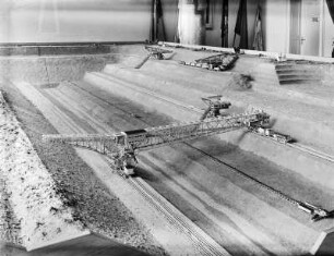 Modell eines Tagebaus, Ingenieurschule Bautzen : Modell eines Tagebaus mit Förderbrücke. Ingenieurschule für Maschinenbau Bautzen (ab 1958 Ingenieurschule für Fördertechnik)