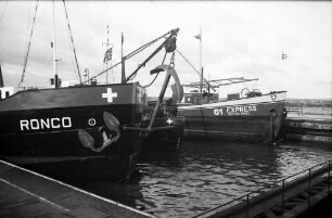 Ottmarsheim: Bug der Schiffe Ronco und 61 Express, nahe