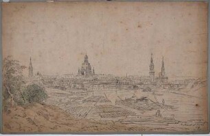 Stadtansicht von Dresden, Blick von Osten über Flöße auf der Elbe und die Altstadt mit Brühlscher Terrasse