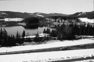 Schluchsee: Winterlicher Schluchsee; vom Wald oberhalb Strandbad
