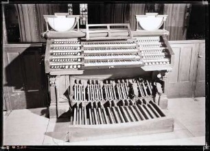 Stiftskirche; Orgel mit Spieltisch