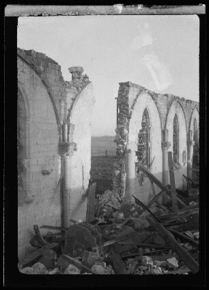 Kirchenruine Givenchy-en-Gohelle (Dep. Pas-de-Calais, Frankreich)