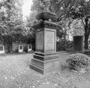 Kriegerdenkmal (Denkmalanlage); Dreieich, Lacheweg 1