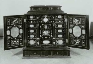 Kabinettschrank