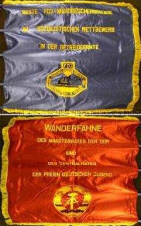 Wanderfahne des Ministerrates der DDR und des Zentralrates der Freien Deutschen Jugend