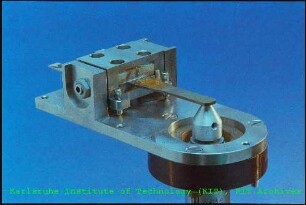 Bauteil der Toroidalen Spulentestanordnung Karlsruhe (TOSKA) am Institut für Technische Physik (ITP)