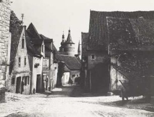 Kitzingen, Poststraße : Kitzingen. Poststraße. Blick zum Falltorturm
