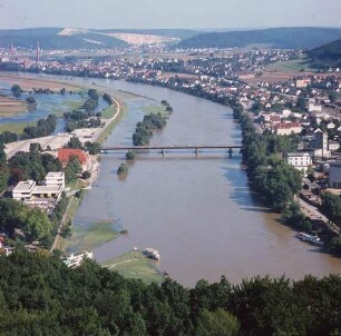 Kelheim. Stadtansicht mit Donau. Blick von der Galerie der Befreiungshalle