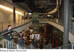 Foyer mit großer Treppe