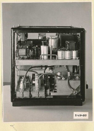 UKW-Spektrometer, rechte Seite geöffnet, Foto 1954