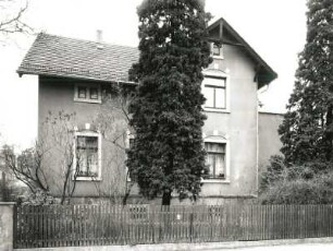 Radebeul, Mozartstraße 4. Wohnhaus (1895)