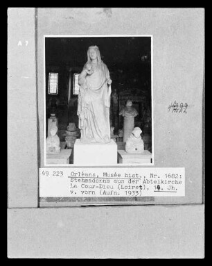 Stehende Madonna