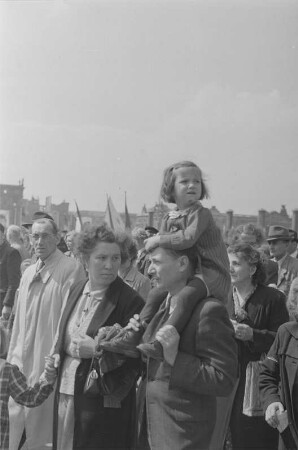 Demonstration zum 1. Mai 1951 in Berlin : Demonstranten