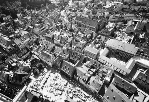 Freiburg: Südlicher Münsterplatz, von der Kreuzblume