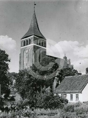 Katholische Kirche Mühlbanz von SW.