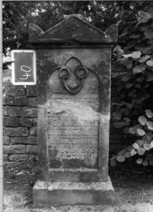 Grabstein 333 (Index: 100087919) Maße HxBxT: 143x60x24 cm: Grabstein 333