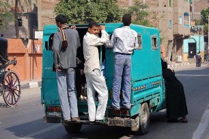Luxor - Sammeltaxi : Sammeltaxi in Luxor, aufgenommen 2006