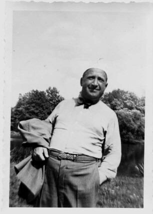 Theodor Blumer (1881-1964; Komponist, Dirigent). Fotografie im Freien, Leipzig 1937