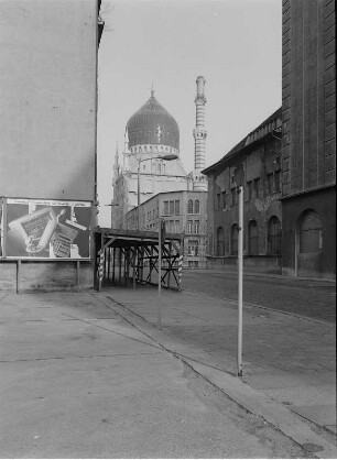 Dresden-Friedrichstadt. Weißeritzstraße. Blick von Südwesten zur Zigarettenfabrik " Yenidze" (erbaut 1909 von Hammitzsch)