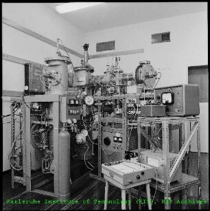 Vakuum-UV-Monochromator am Institut für Strahlenbiologie (IStB)