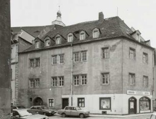 Pirna-Altstadt. Wohnhaus, Am Markt 3 : Pirna-Altstadt. Wohnhaus mit Laden, Am Markt 3 / Ecke Töpfergasse. Straßenansicht Töpfergasse