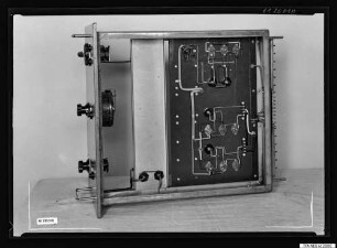 Einschub eines nicht näher bezeichneten Geräts, Bild 6, Foto 1961