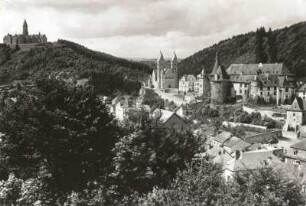 Clervaux (Clerf). Burg, links Benediktinerabtei