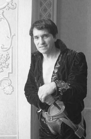Schlossfestspiele Ettlingen. Gastspiel des Schauspielers Walter Renneisen im Lustspiel "Der Lügner" von Carlo Goldoni