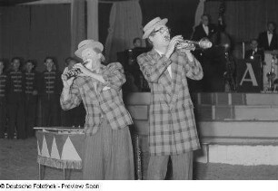 Musizierende Clowns des Zirkus Benneweis